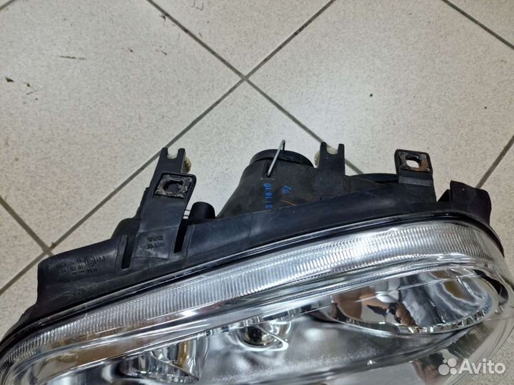 Фара передняя левая VW Golf 4 новая TYG