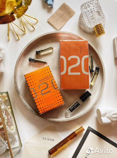 Escentric molecules 02