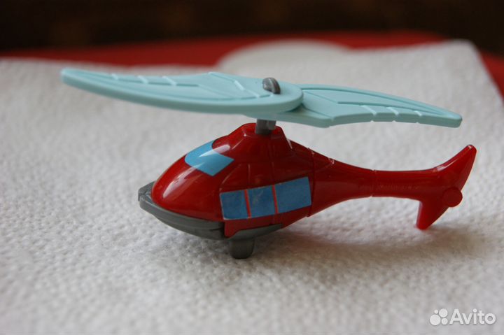 Вертолёт из киндер-сюрприза. Сборный