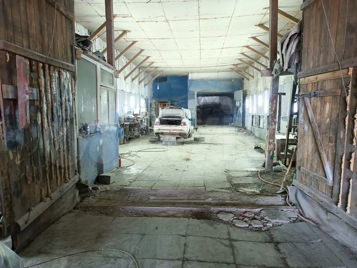 Гараж, > 30 м²