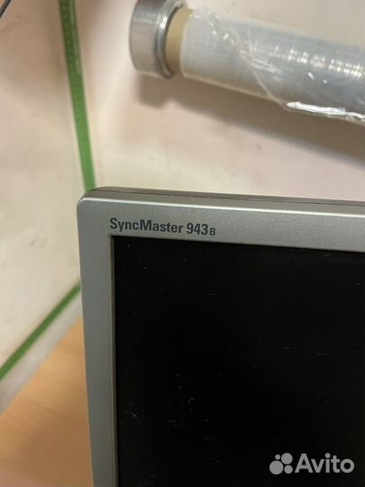 Монитор Samsung SyncMaster 943b