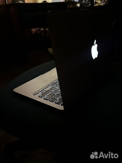 Apple MacBook air 11(core i5)