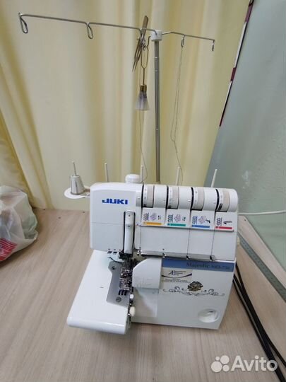 Оверлок juki MO 75e