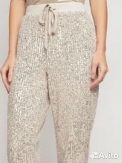 Костюм женский с пайетками