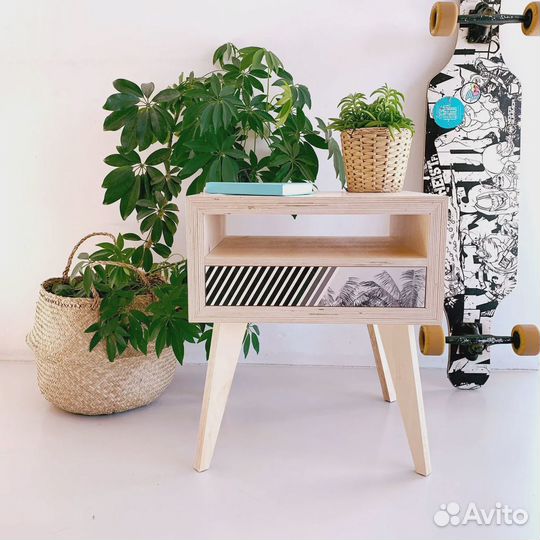 Прикроватная тумбочка
