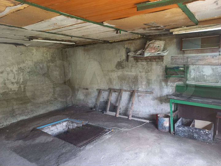 Гараж, > 30 м²