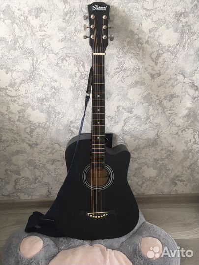 Акустическая гитара новая