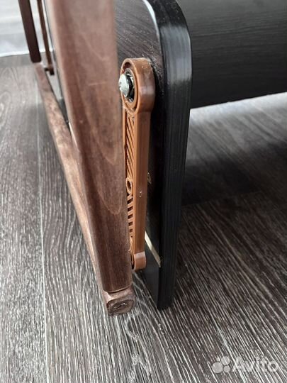 Детская кроватка с маятником