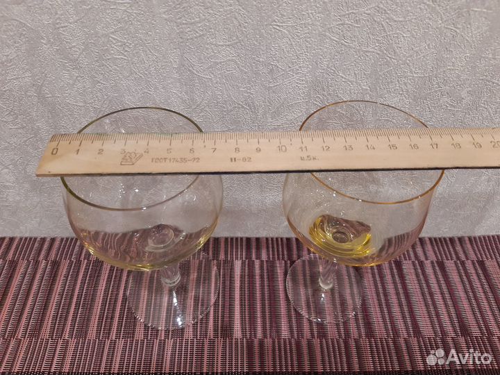 Фужеры СССР, цветное медовое стекло 3 и 2 шт