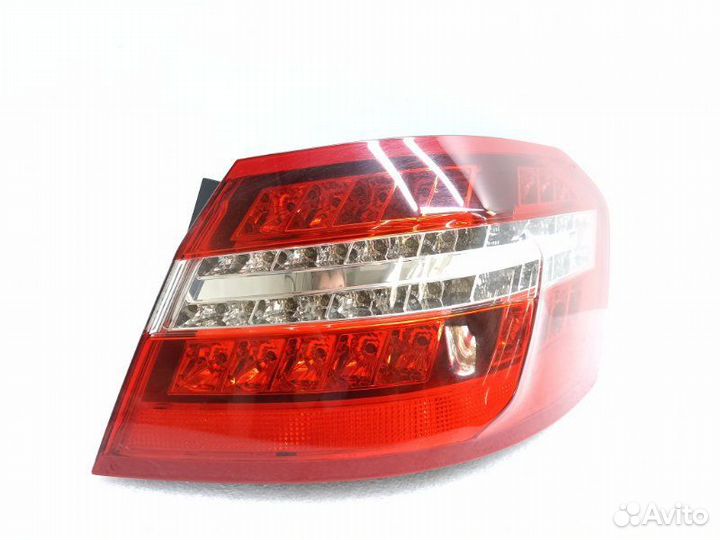 Фонарь задний правый Mercedes-Benz E-Class W212