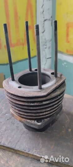 Цилиндр двигателя мотоцикла Урал