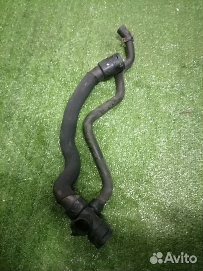 Патрубок охлаждения (радиатора) 8E0121049L Audi A4