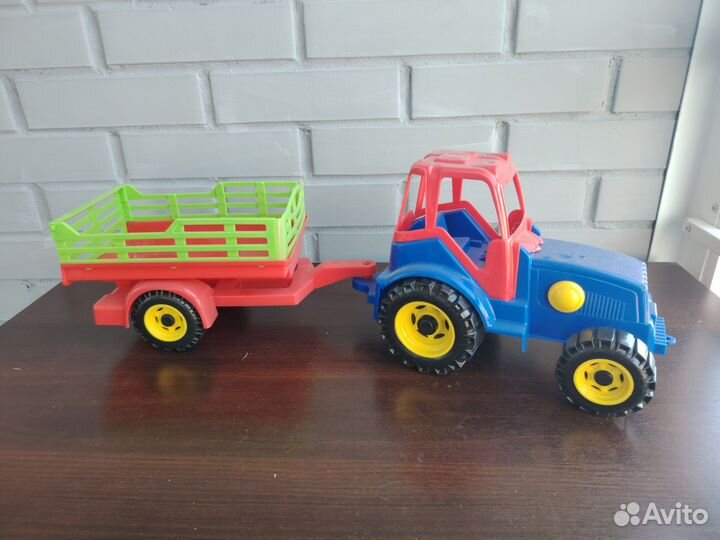 Трактор с прицепом игрушка