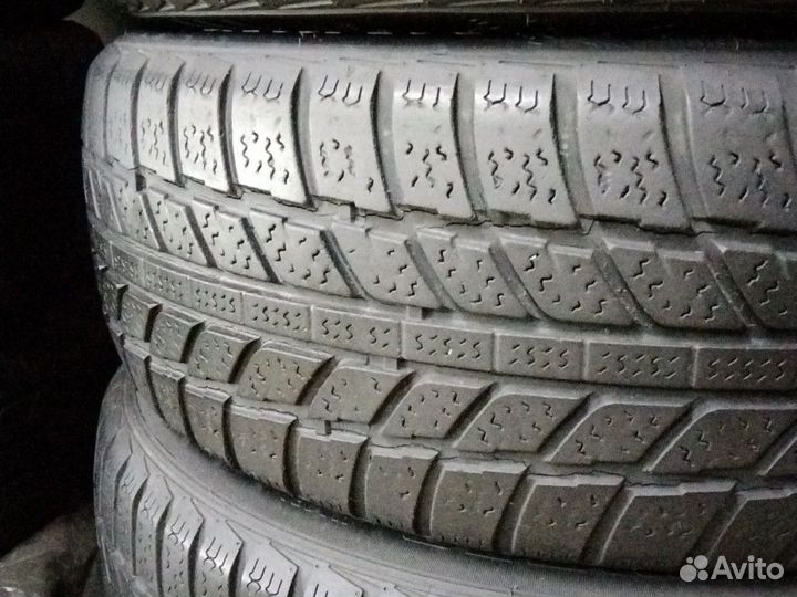 Winter Tact UG 4 205/60 R16