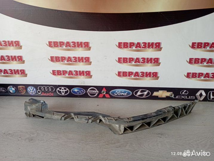 Крепление бампера переднее левое Skoda Octavia A5