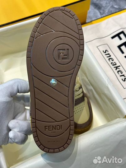 Кроссовки Fendi
