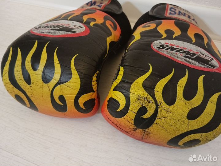 Боксерские перчатки 14 oz Twins Special