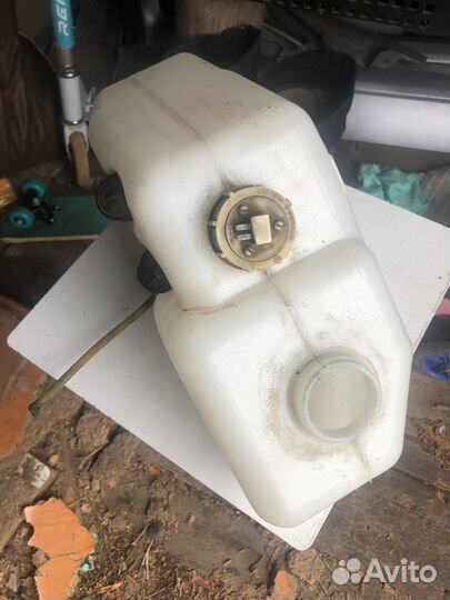 Бачок стеклоомывателя