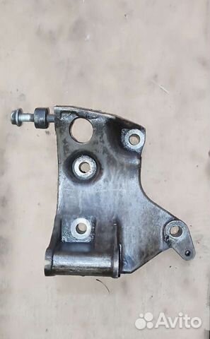 Кронштейн генератора Renault D7F