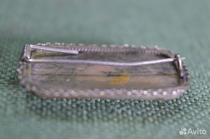 Брошь, брошка каменная, в металлической оправе. Пр