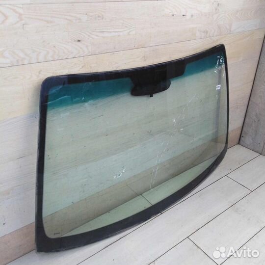 Лобовое стекло kia spectra дефект