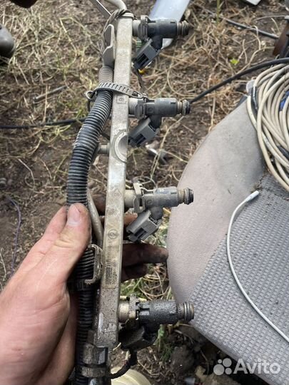 Топливная рампа 21127