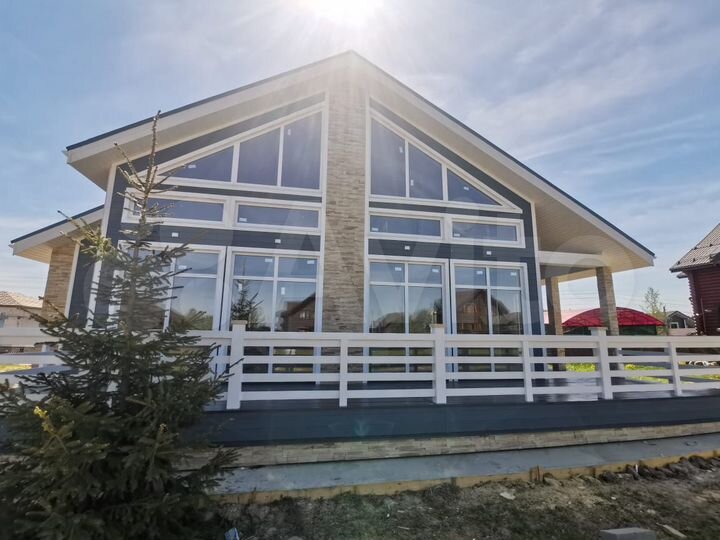 Дом 215,5 м² на участке 15 сот.