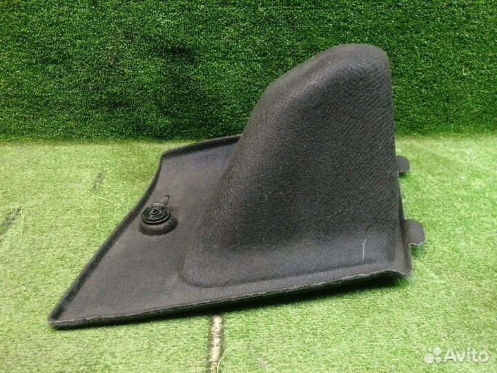 Обшивка багажника правая Audi Q3 8UB cczc 2013