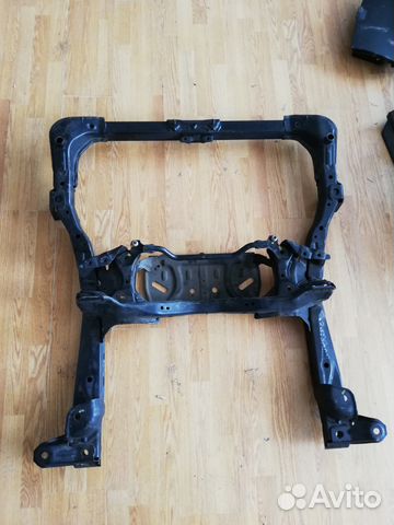 Подрамник двигателя Subaru Outback Legacy B14 BR