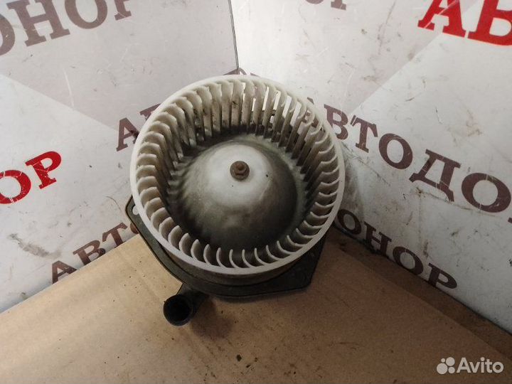 Моторчик печки Mazda 626 GE 2.0