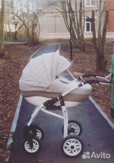 Коляска. Подробности по телефону