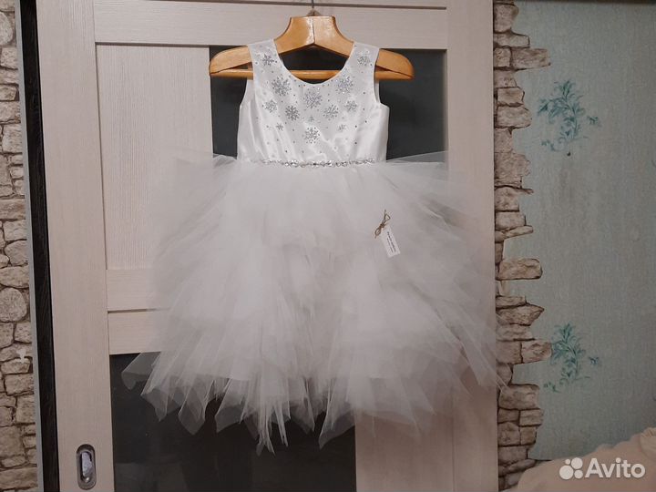 Платье снежинки 104-110. Новое