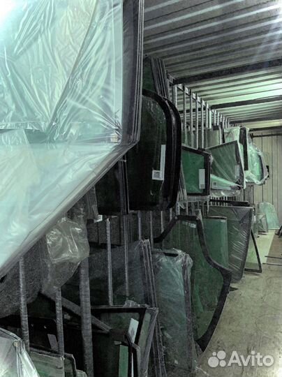 Стекло переднее на Caterpillar 320 DL 1566472