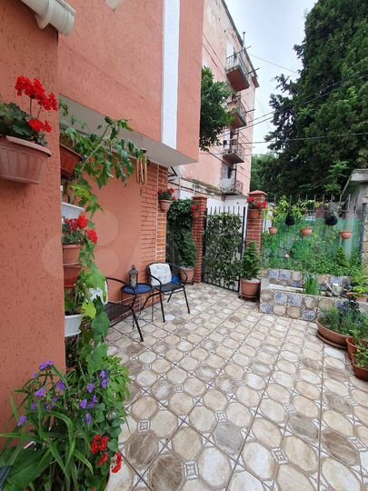 2-к. квартира, 60 м², 1/2 эт.