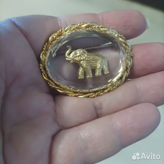 Винтажная крупная брошь Люцит США