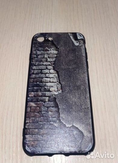 Чехол на iPhone 8