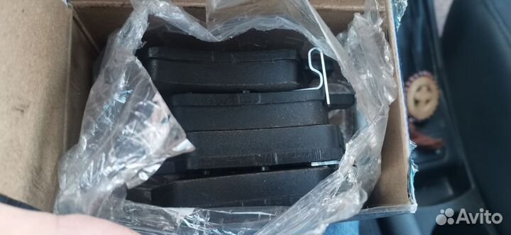 Тормозные колодки на kia rio 3 задние новые