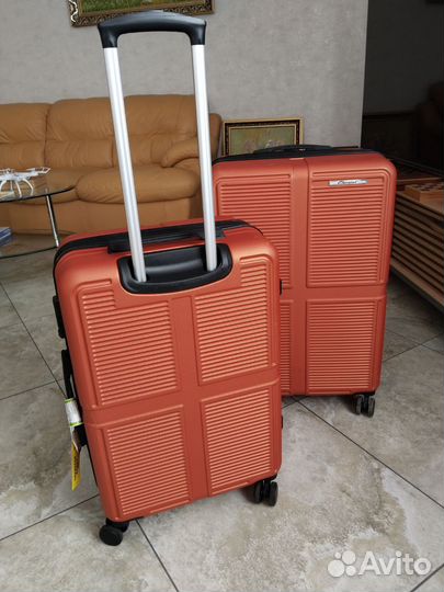 Чемодан на колесах