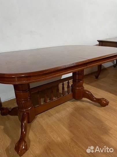 Стол Малайзия чистое