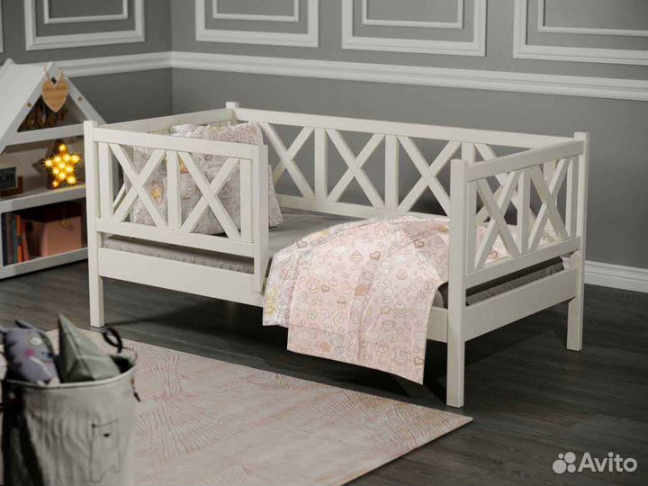 Кроватка от 2х лет софа из натурального дерева с б