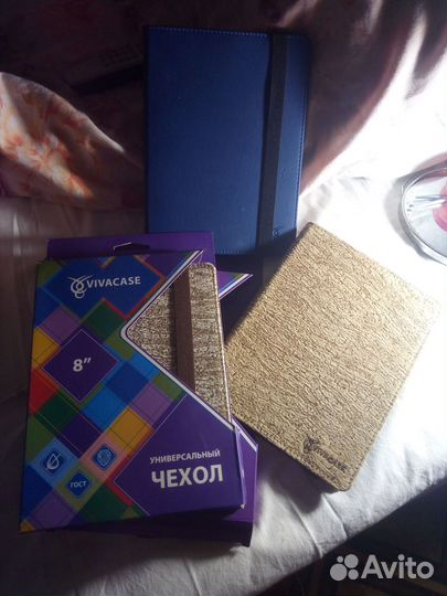 Чехлы для планшета и электронных книг 8