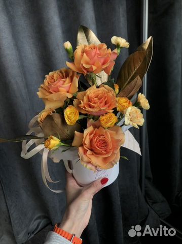 Цветы в шляпной коробке