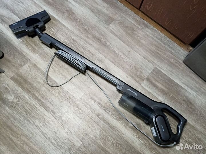 Пылесос вертикальный
