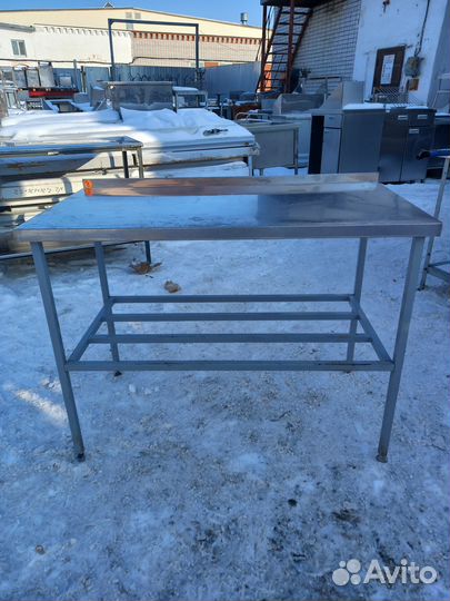 Стол из нержавеющей стали с бортом