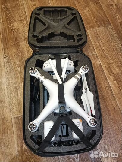 Квадрокоптер DJI Phantom 3 Advanced