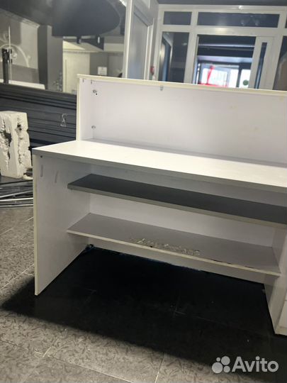 Стойка рецепшен