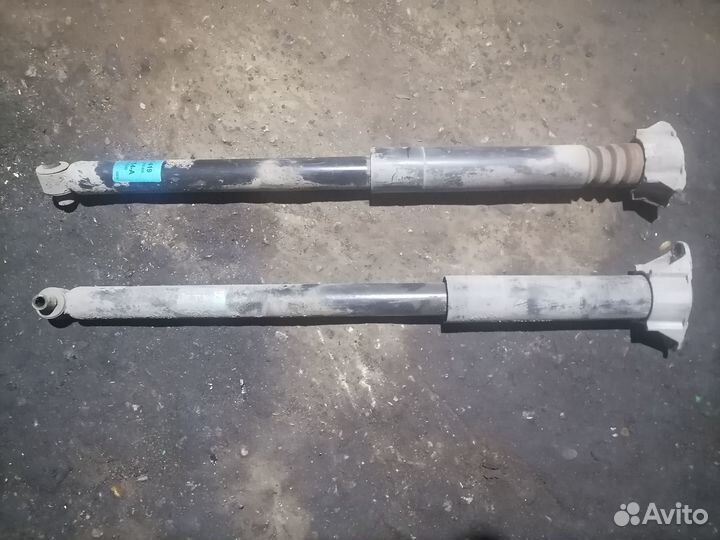 Стойка задняя мазда 3