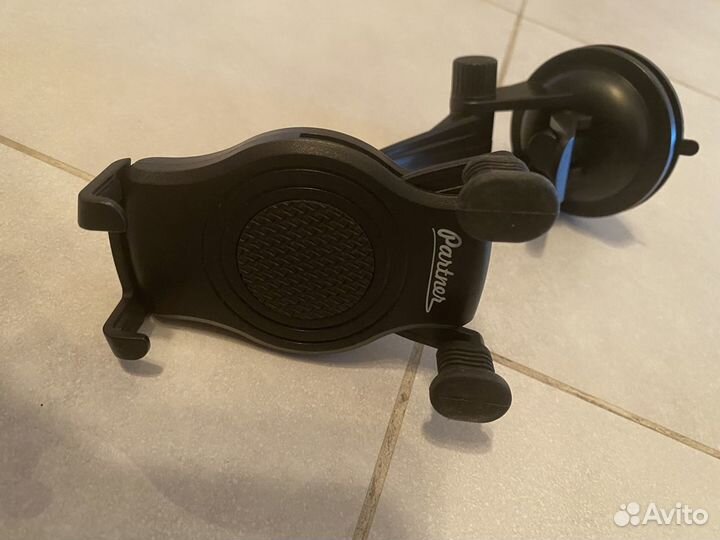 Держатель для телефона в машину новый