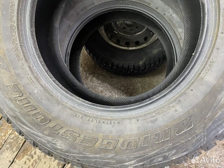 Bridgestone Blizzak DM-Z3 275/65 R17 115R