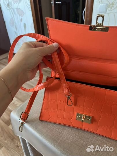 Сумочка яркая